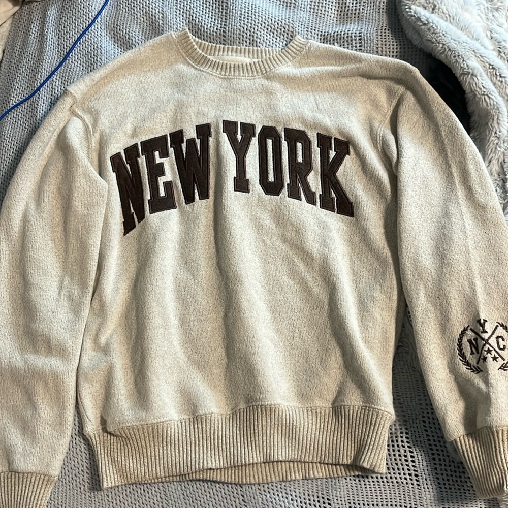 nice dressy NY crewneck